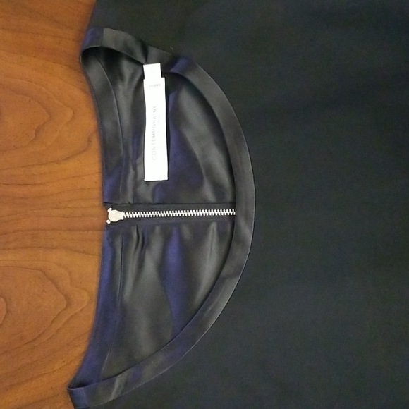 Black dress with sheer sleeves - Picture 5 of 12